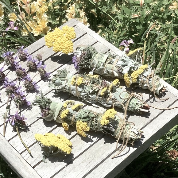 Romantic White Sage Floral Bouquet Lavender and Yarrow 8” New - Picture 5 of 16